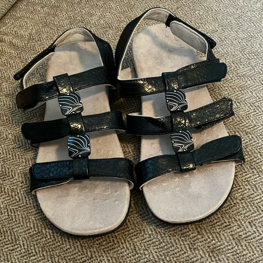 Vionic NWT ladies, sandals, size 10